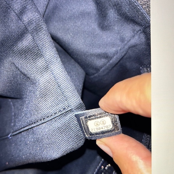 Chanel Blue Denim deauville Tote Bag with Iconic Logo - Picture 4 of 9